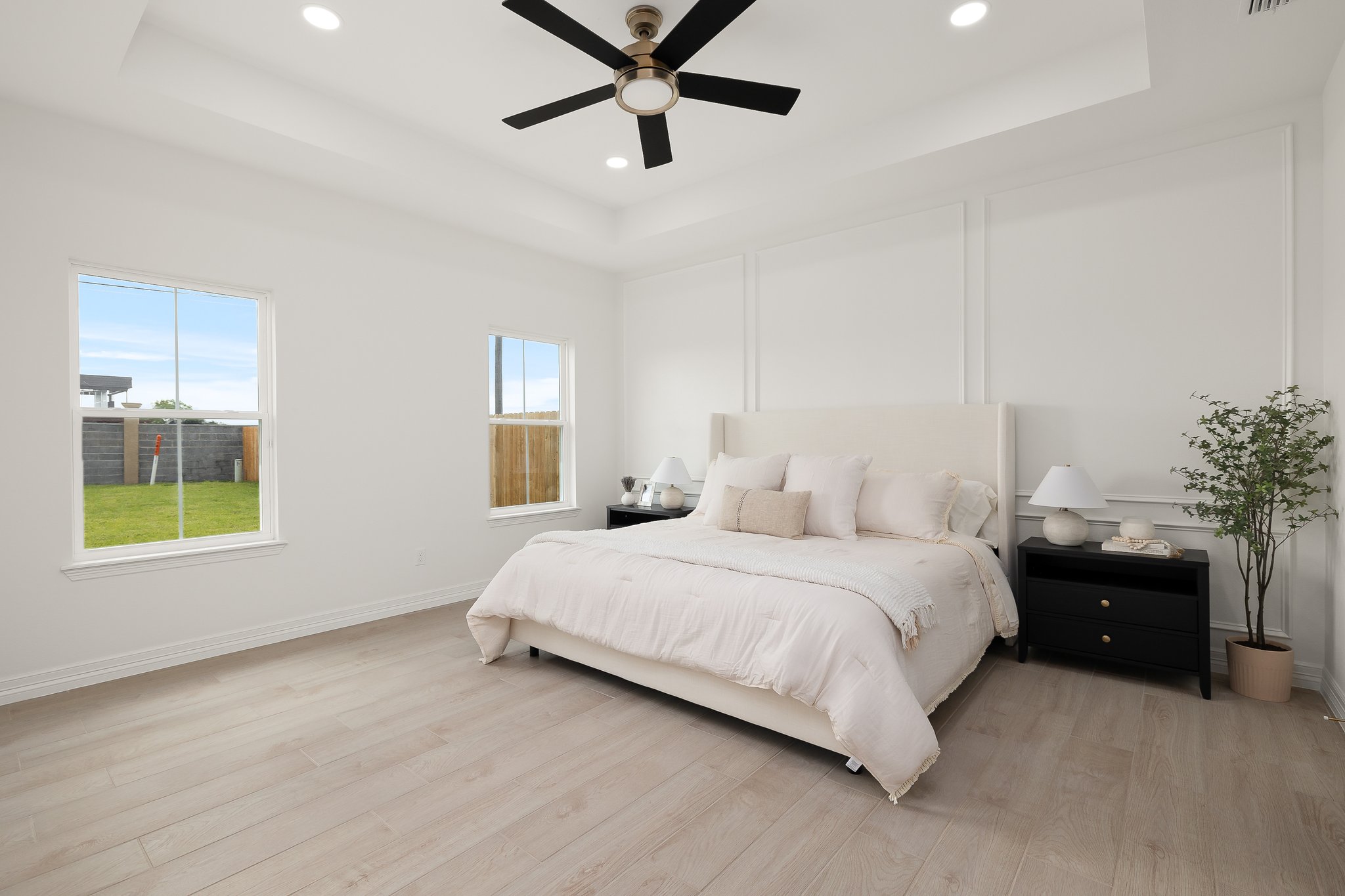 Delilah 9305 N. 22nd Villa Homes