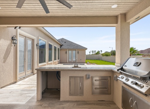 Outdoor kitchen