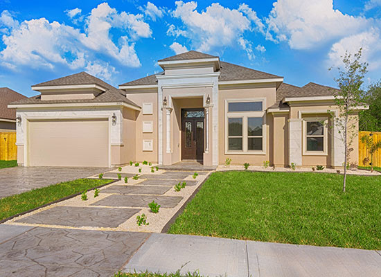 3002 Payton Mission TX: personalizada por Villa Homes.